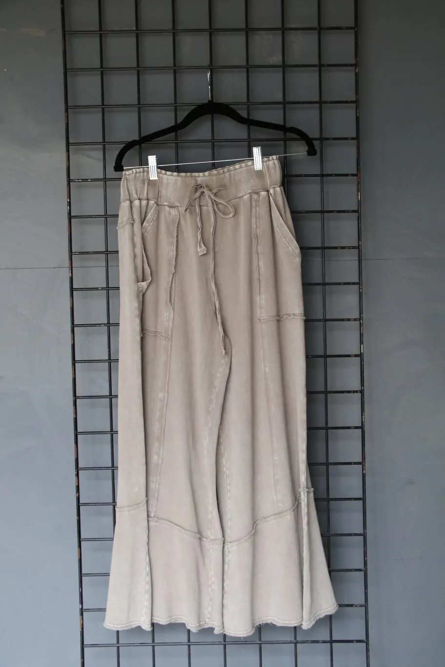 40706 MUSHROOM MINERAL WASH WIDE LEG PANT