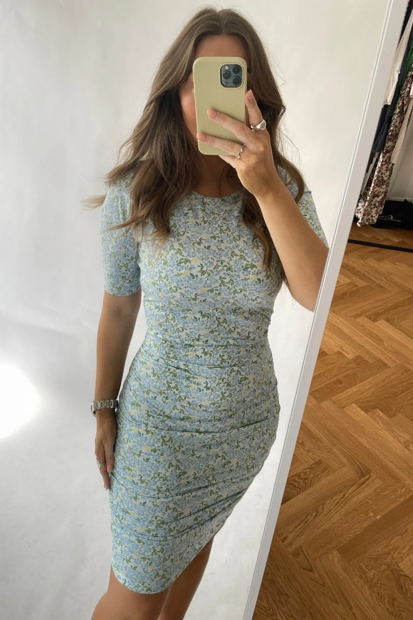 Alma Kjole - Baby Blå Blomsterprint