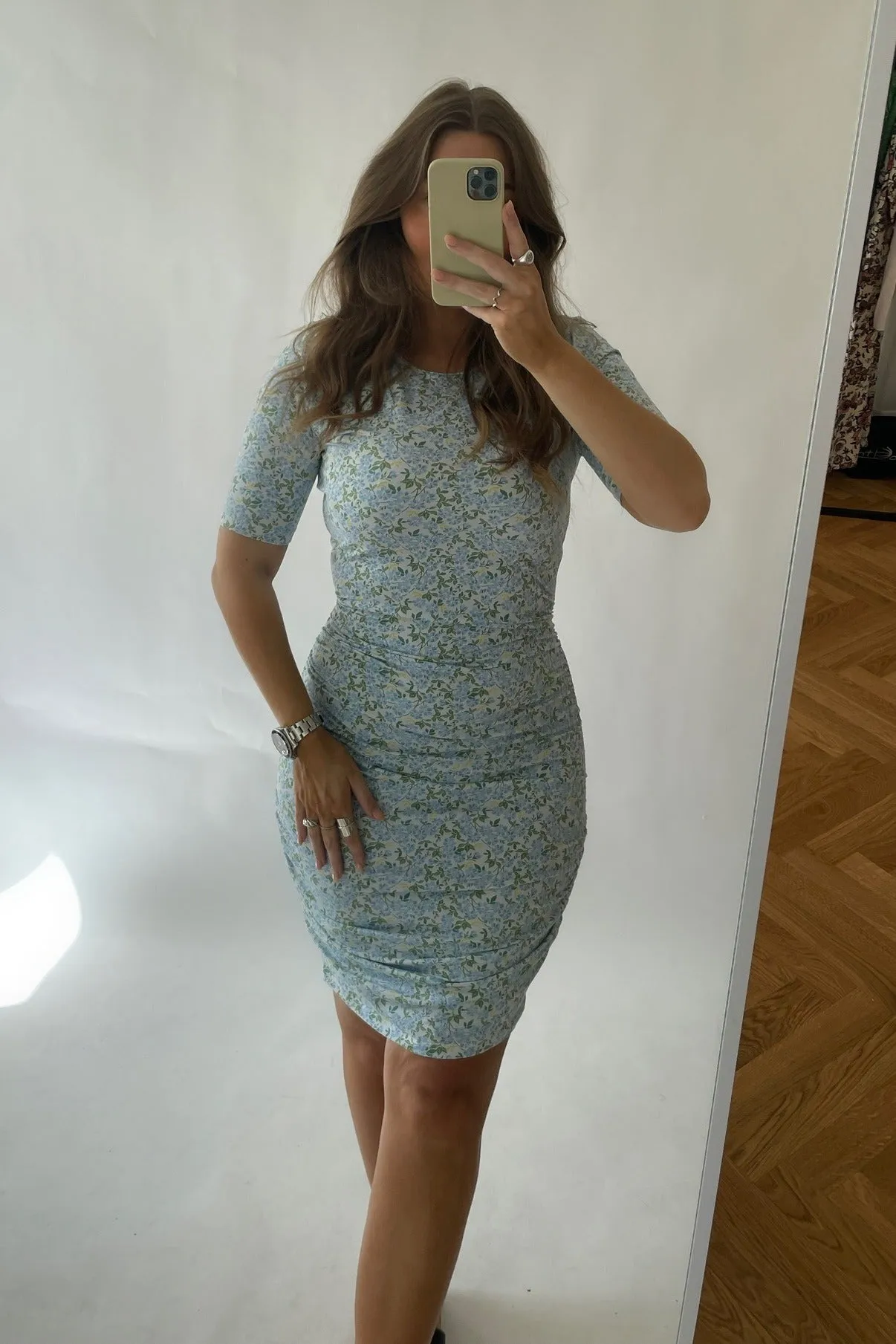 Alma Kjole - Baby Blå Blomsterprint