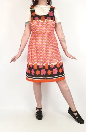 Anna Thomas red flower dress size 14, best fits 12-14 (note: inconsistency)