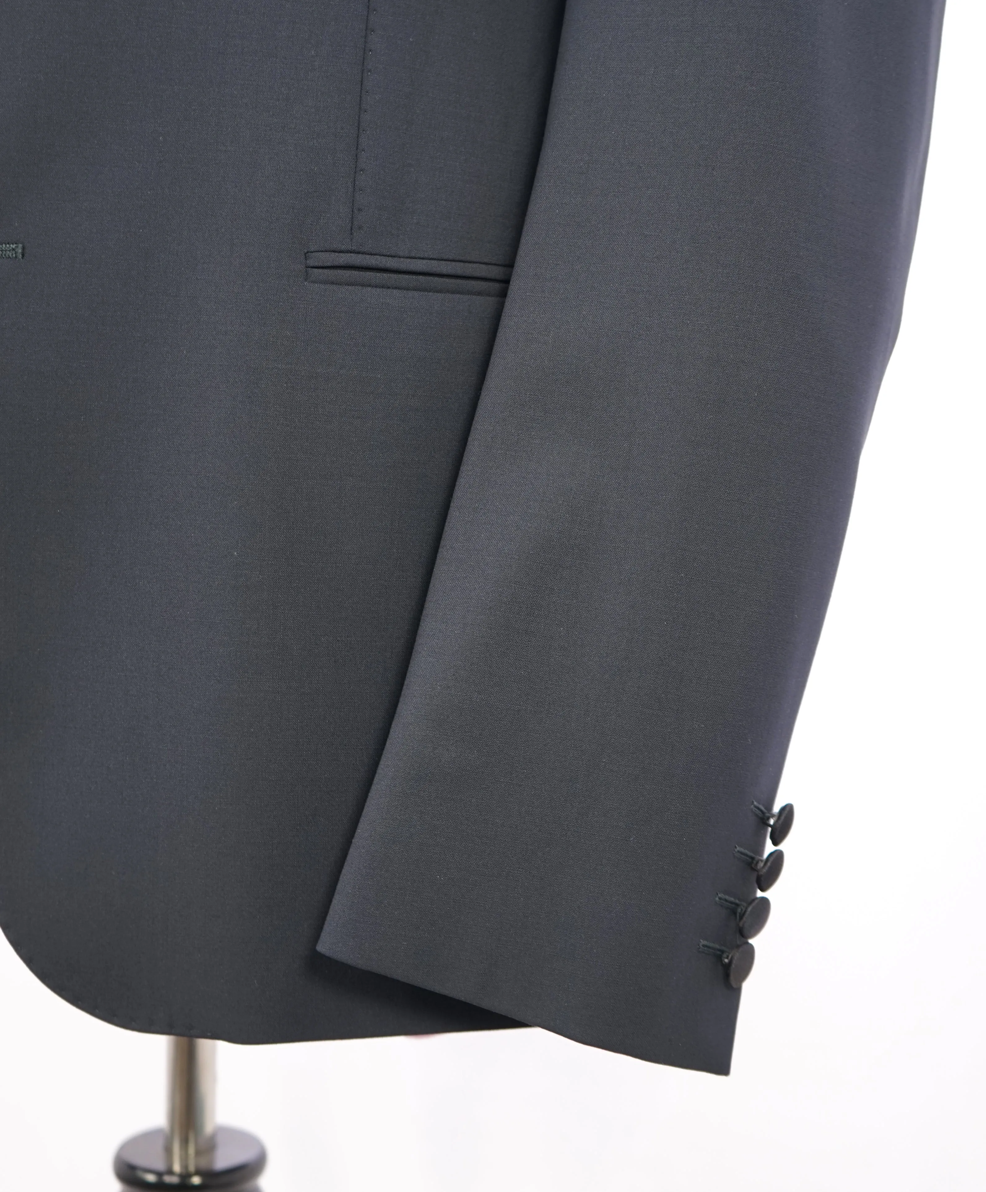 ARMANI COLLEZIONI - "M Line" Blue Slim 1-Button Tuxedo Peak Lapels - 42R