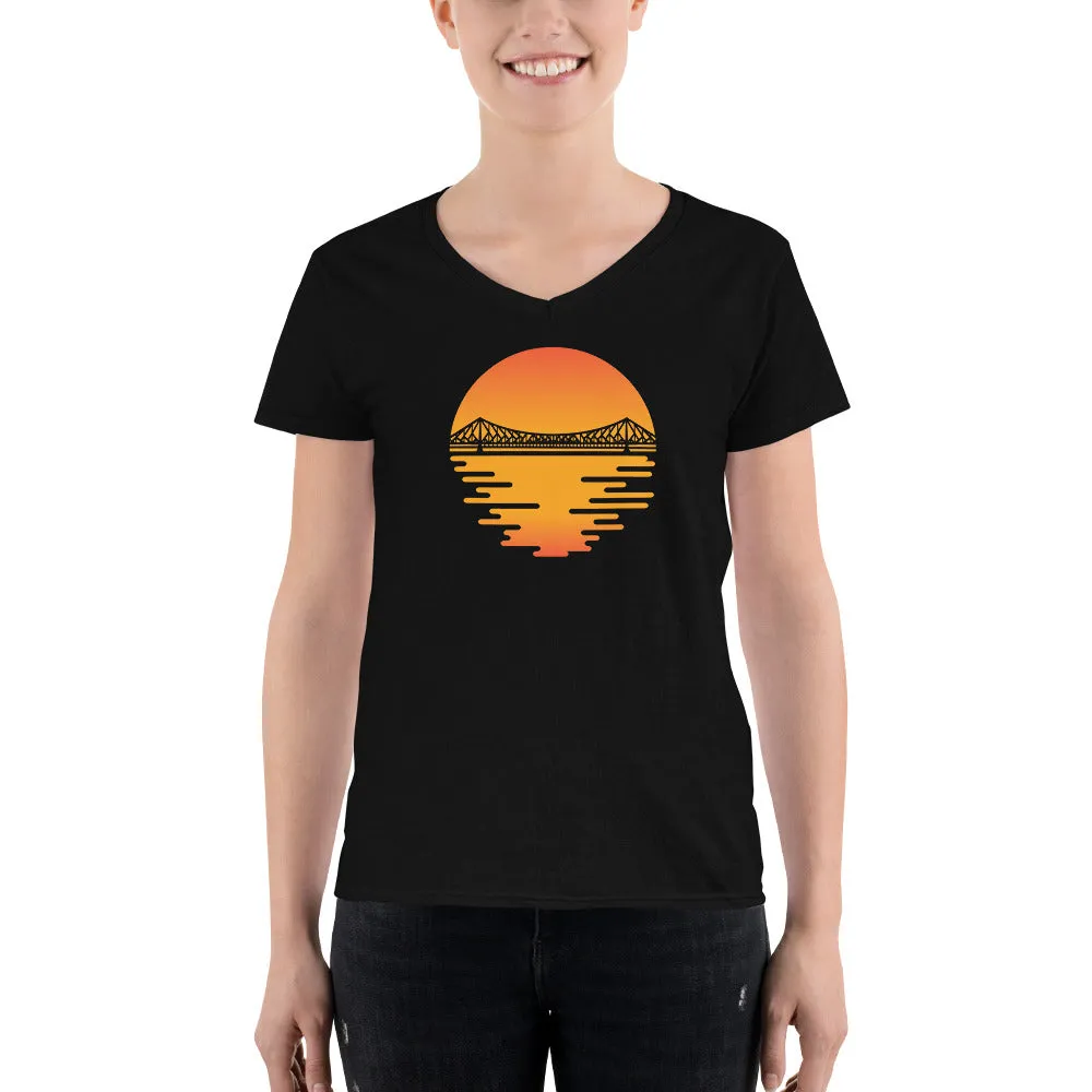 Bengali Lightweight V-Neck T-Shirt - Howrah by the Dawn