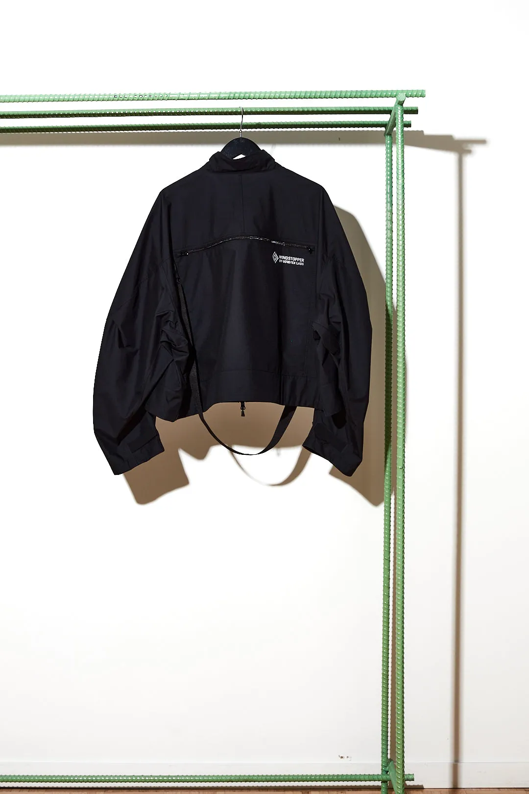 D-VEC - CROPPED WINDBREAKER