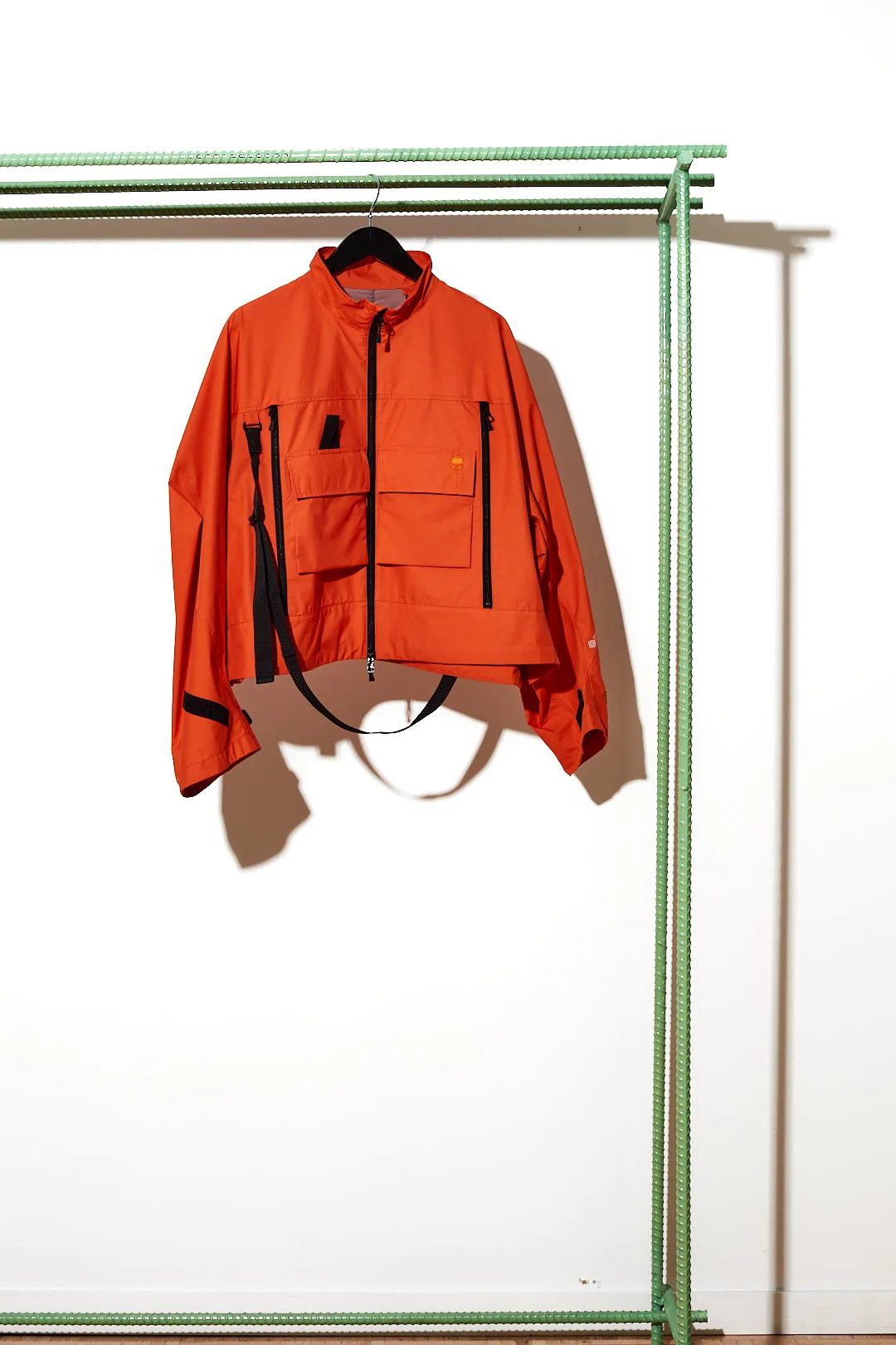 D-VEC - CROPPED WINDBREAKER