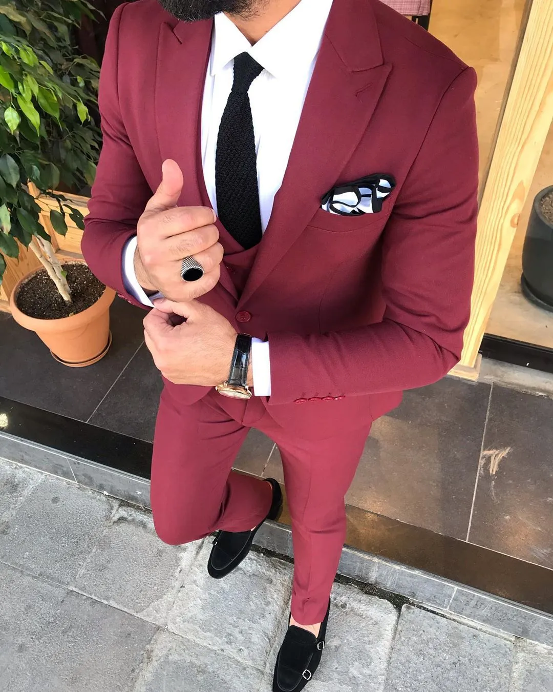 Davis Claret Red Slim-Fit Suit: The Perfect Choice for Every Occasion