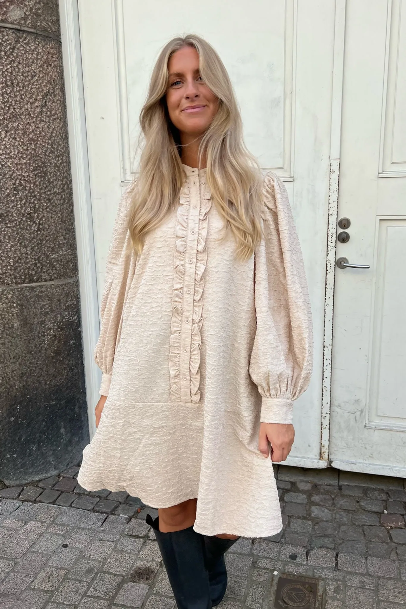 ElieIC Flæse Kjole - Lys Beige