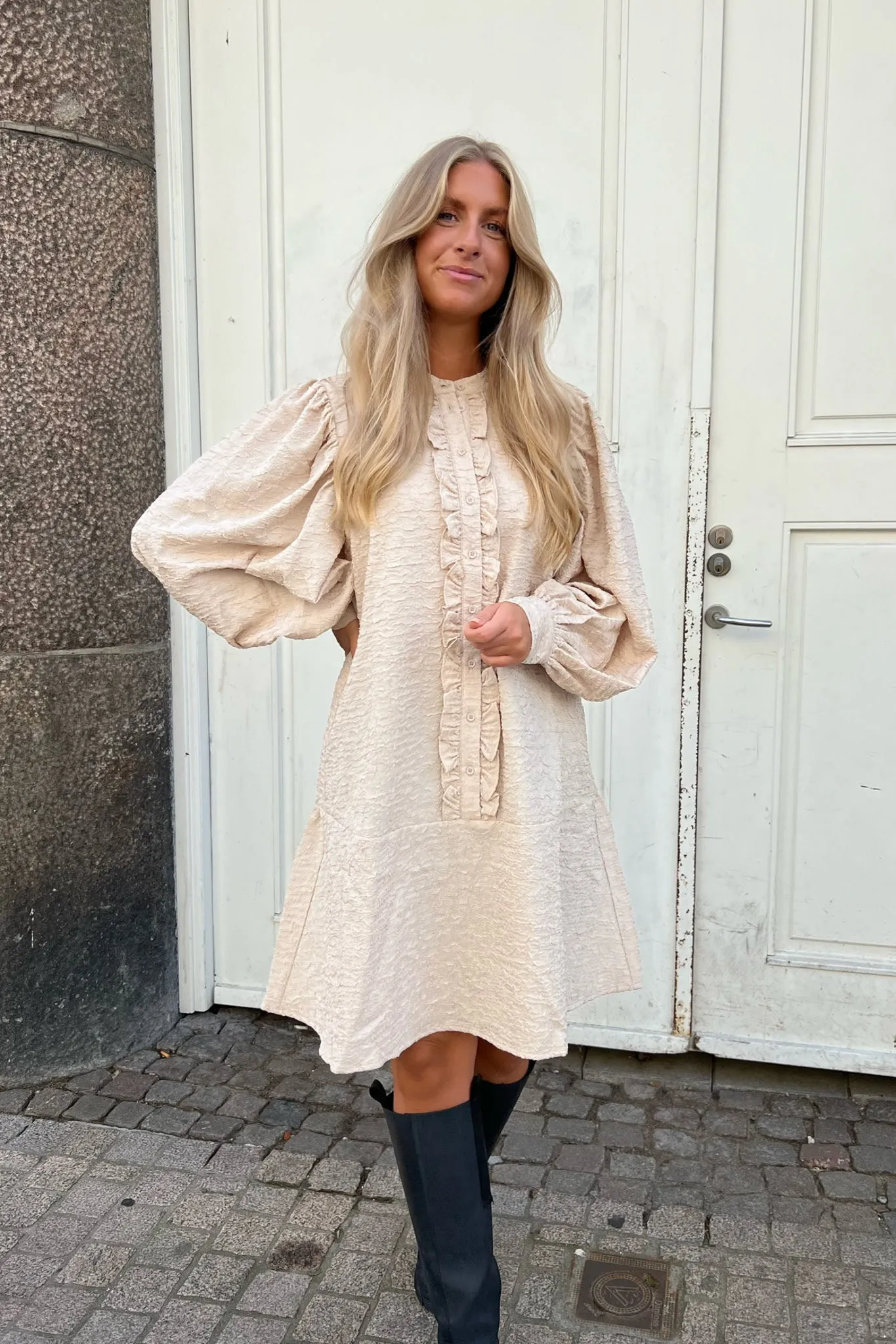 ElieIC Flæse Kjole - Lys Beige