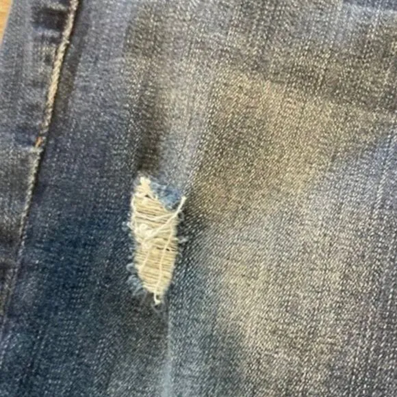Frame Le Skinny de Jeanne Triangle Hem Jeans Blue Medium Wash Distressed Denim 2
