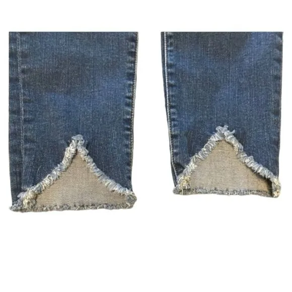 Frame Le Skinny de Jeanne Triangle Hem Jeans Blue Medium Wash Distressed Denim 2
