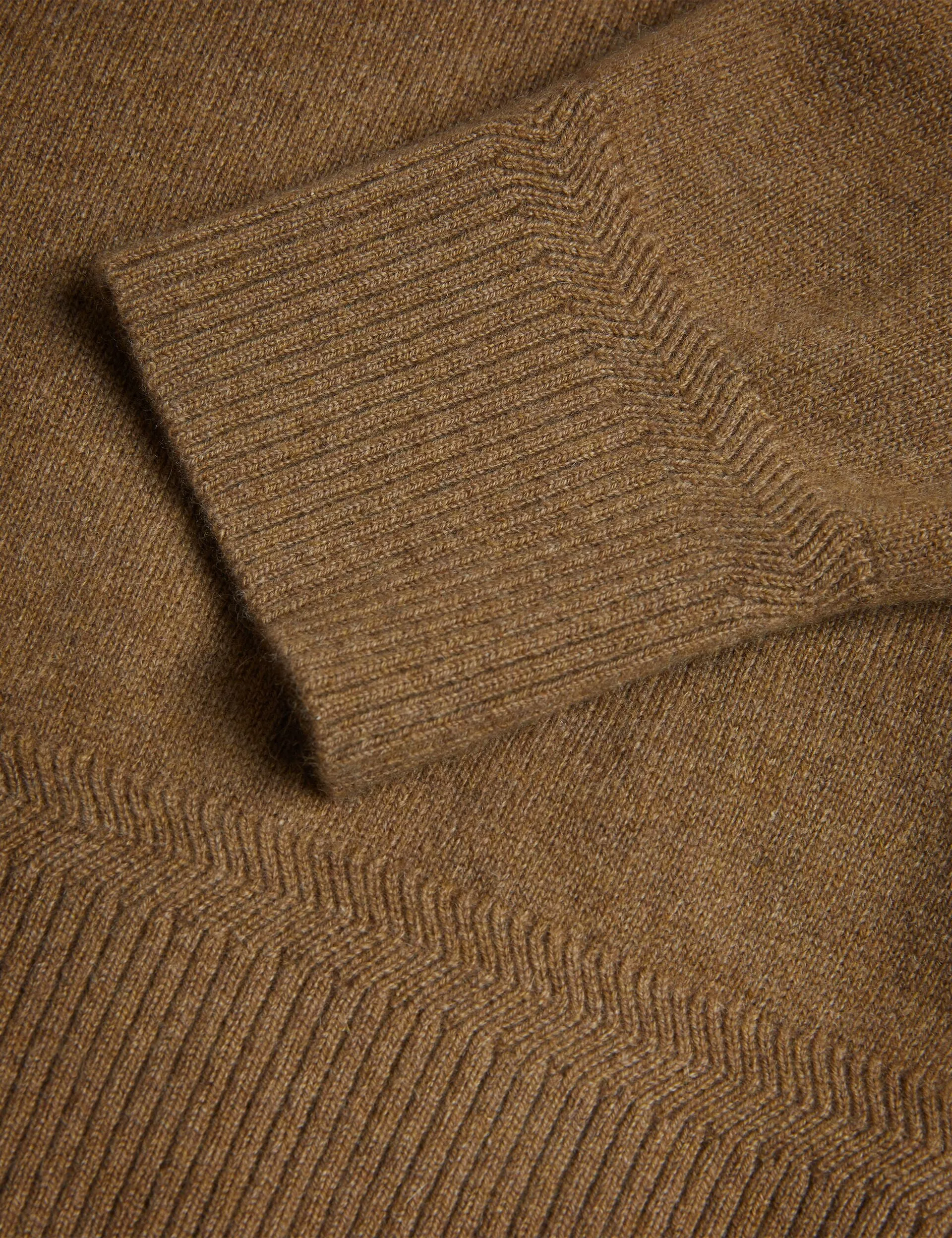 KAROLT | DK-BROWN