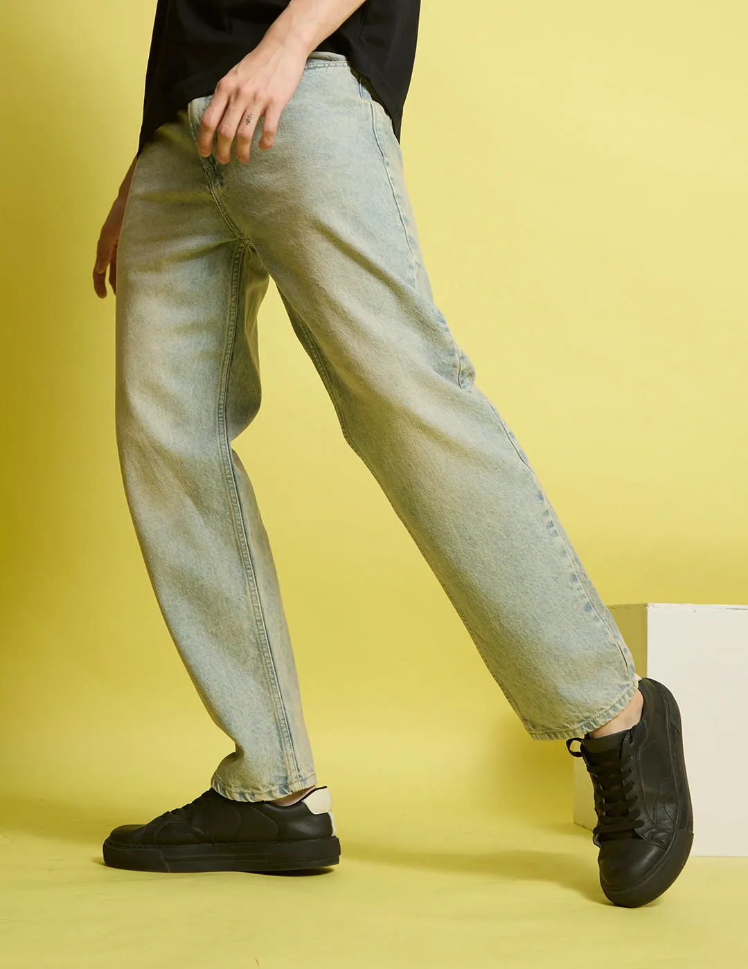 Men Blue-Grey Relaxed Fit Solid Jeans