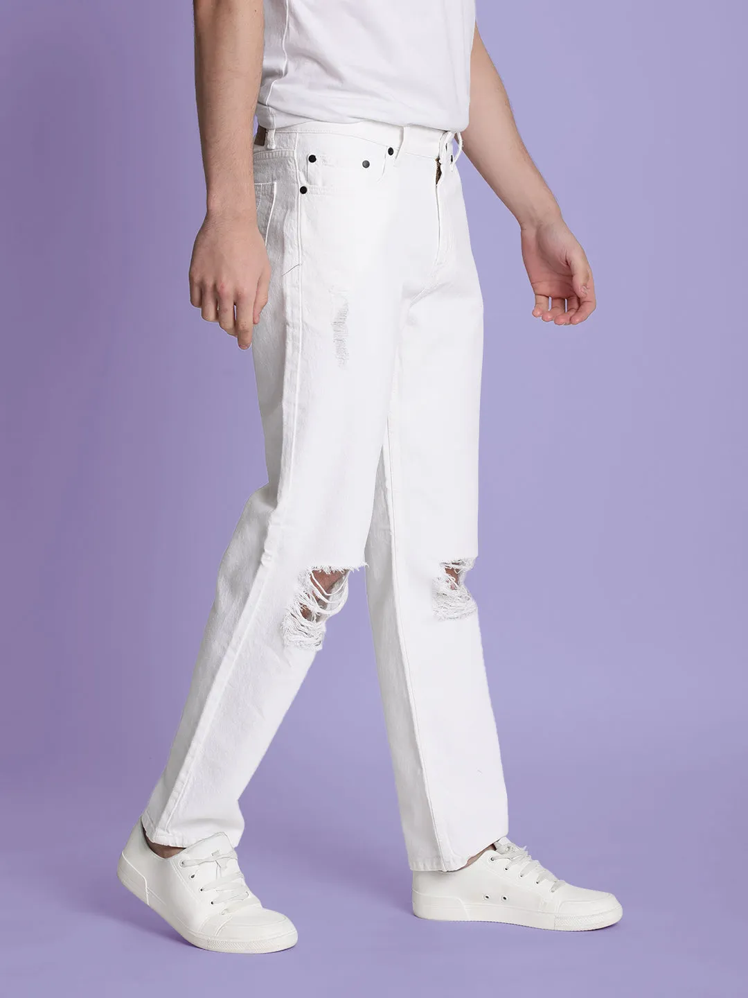 Men White Relaxed Fit Knee-Slash Jeans