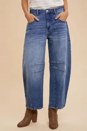 Mid Rise Barrel Leg Jeans with Pockets-Flatterin Silhouette