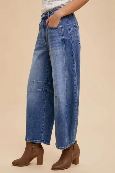 Mid Rise Barrel Leg Jeans with Pockets-Flatterin Silhouette