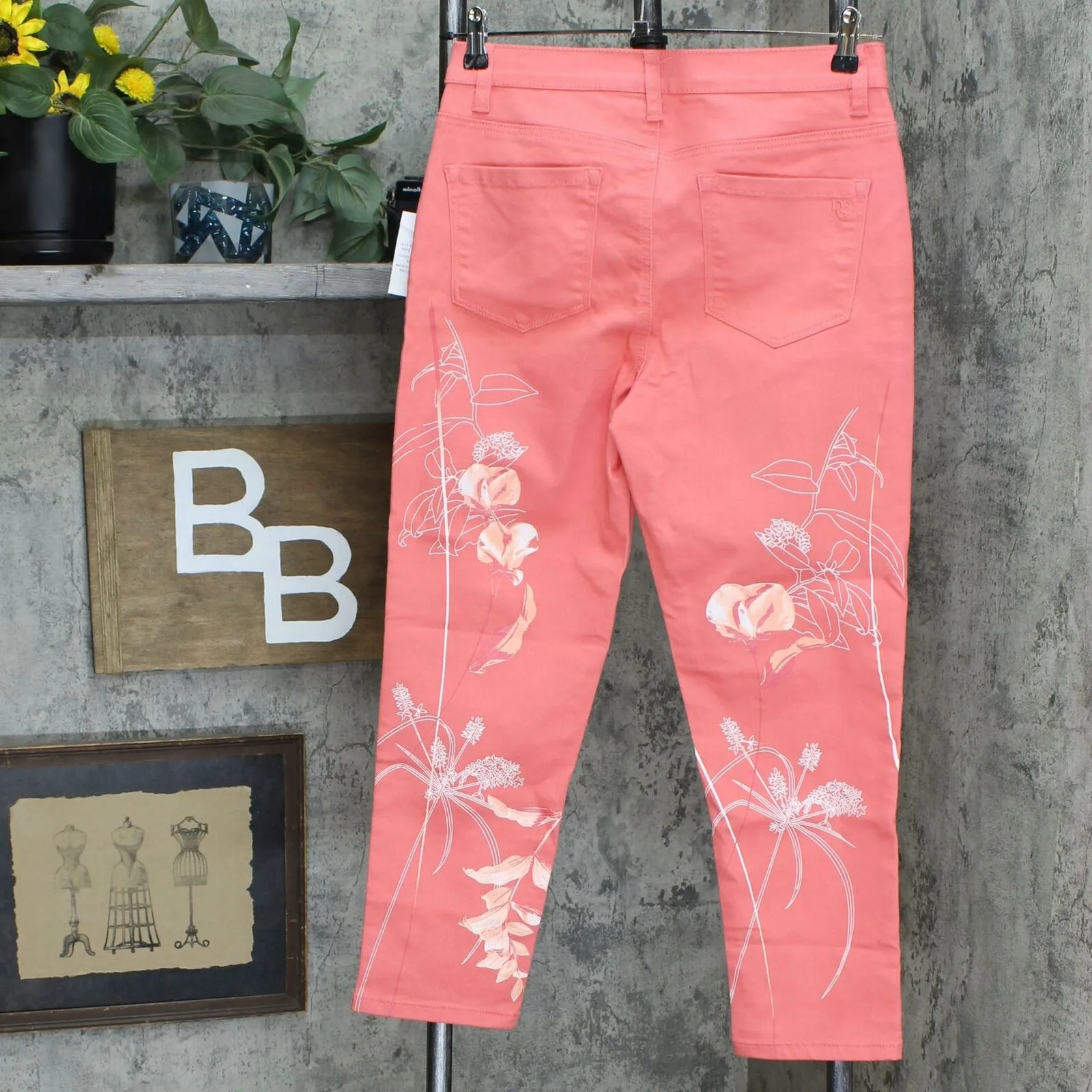 NWT DG2 Women's Floral Printed Hem Skinny Ankle Jeans. 655172 10