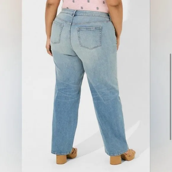 NWT TORRID Perfect Wide Leg Vintage Stretch Mid Rise Jeans