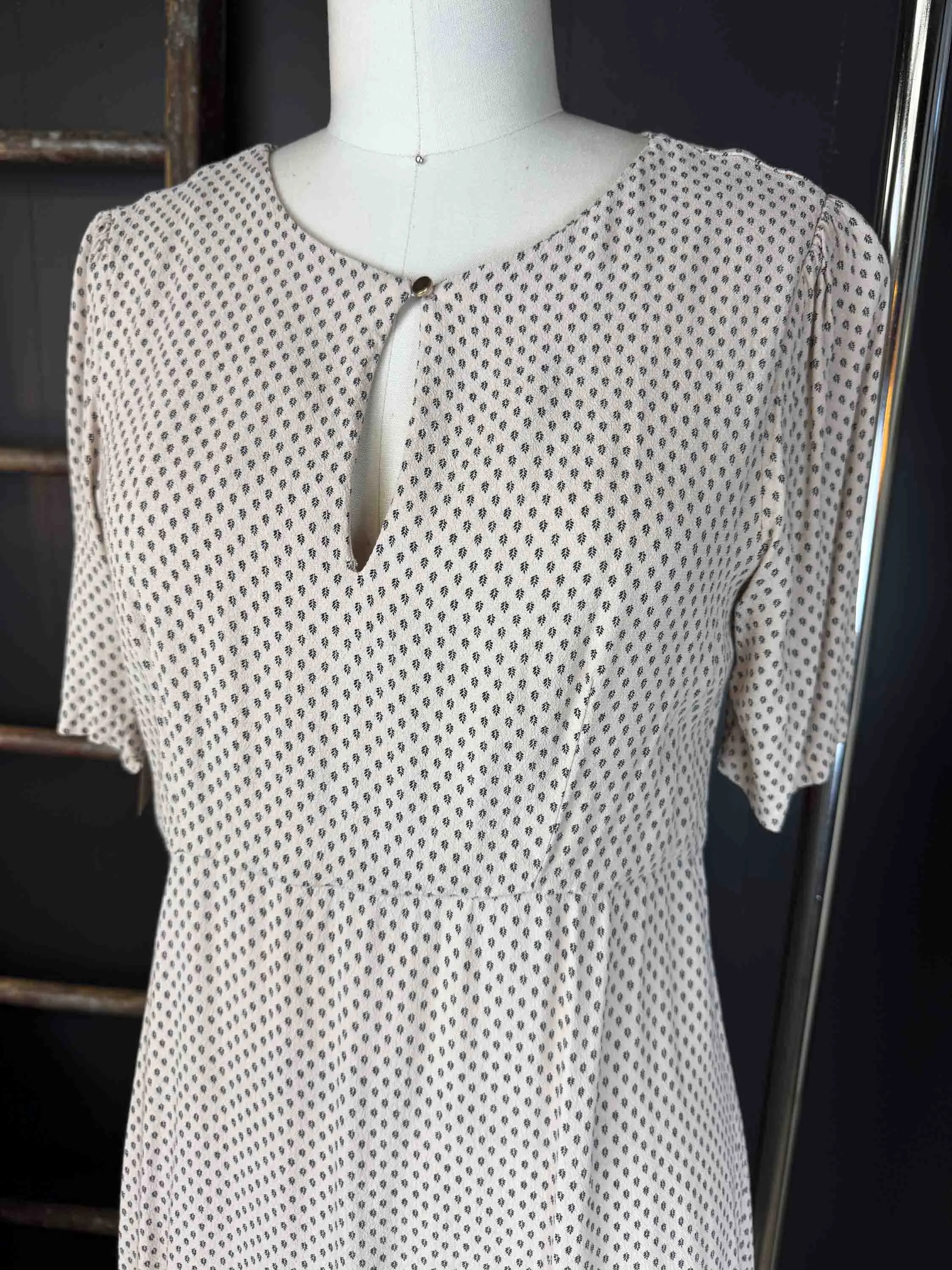 Pre-loved Mini Leaf Beige/Pink Dress - Size M
