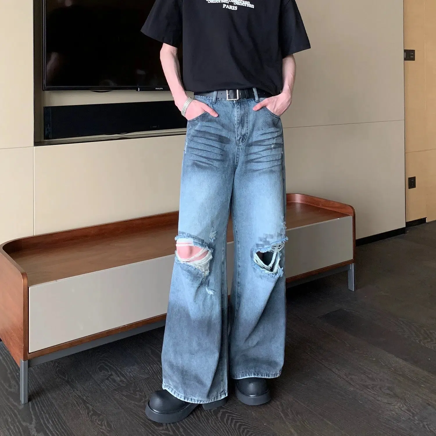Ripped Wide Leg Straight Jeans