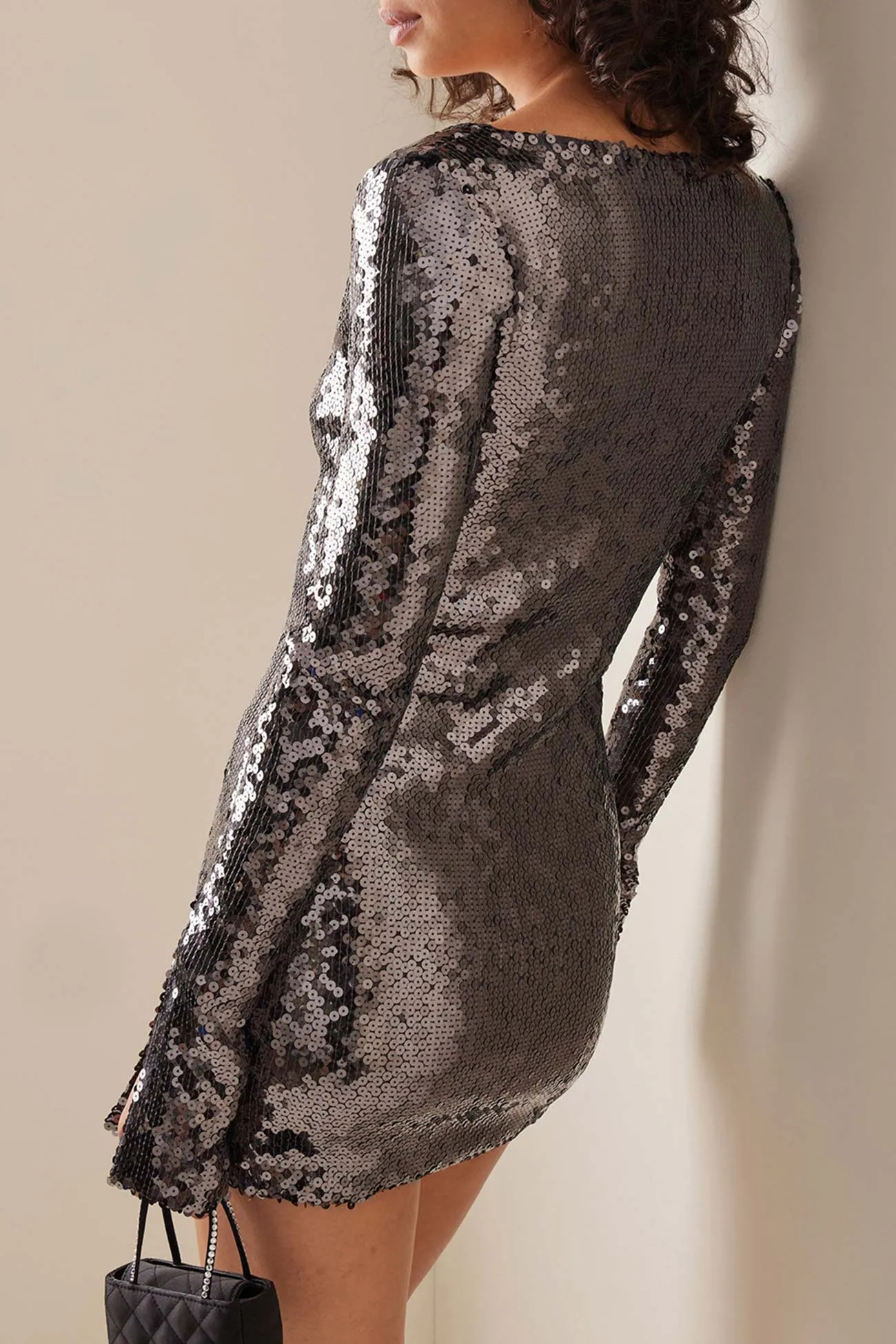 Sequins V Neck Flares Sleeve Pack Hip Dress