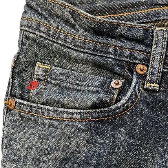 Seven 7 Classic Distressed Low Rise Boot Cut Jeans — Size 32‎ (runs small!) EUC