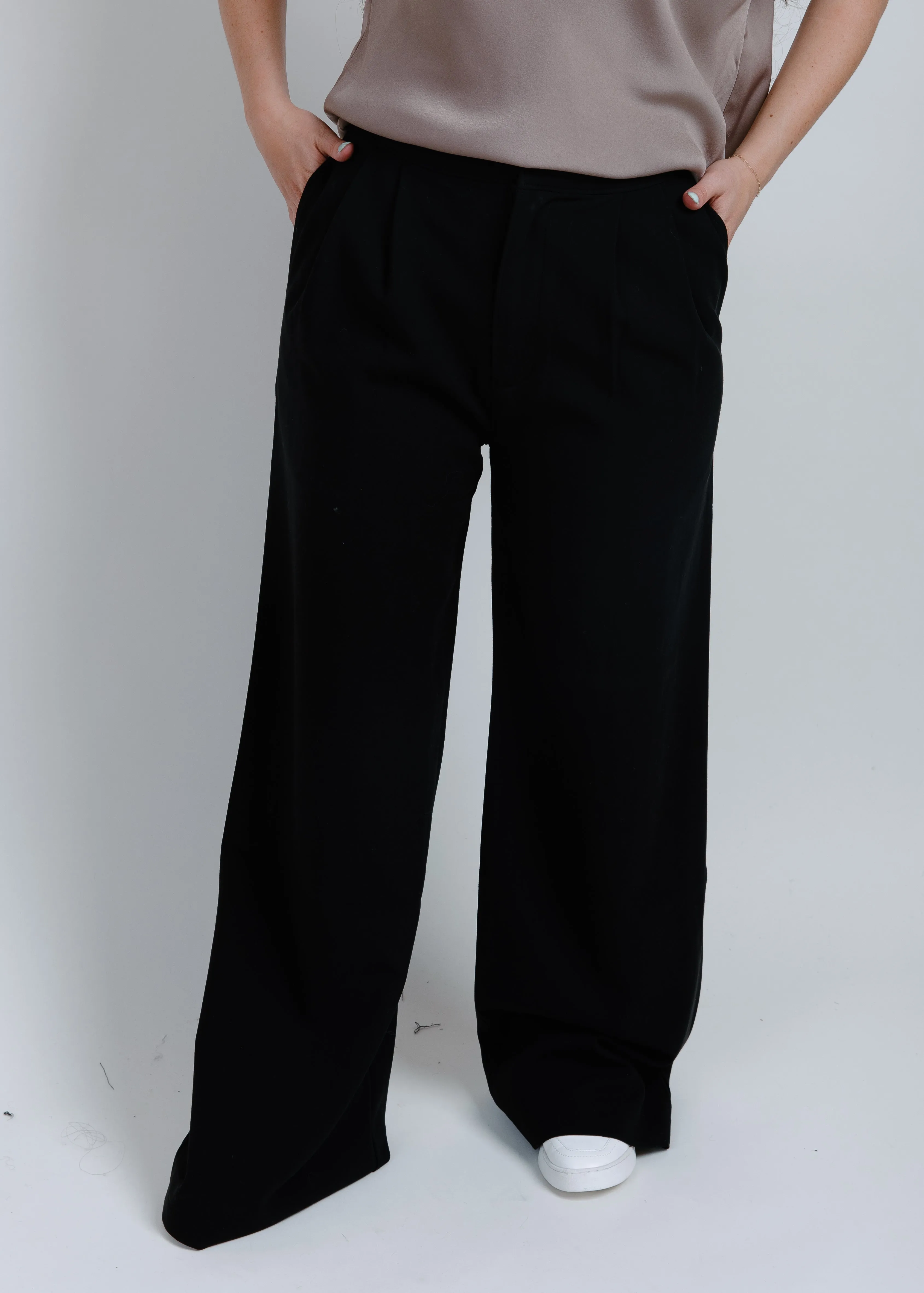 Sina Pleated Trousers