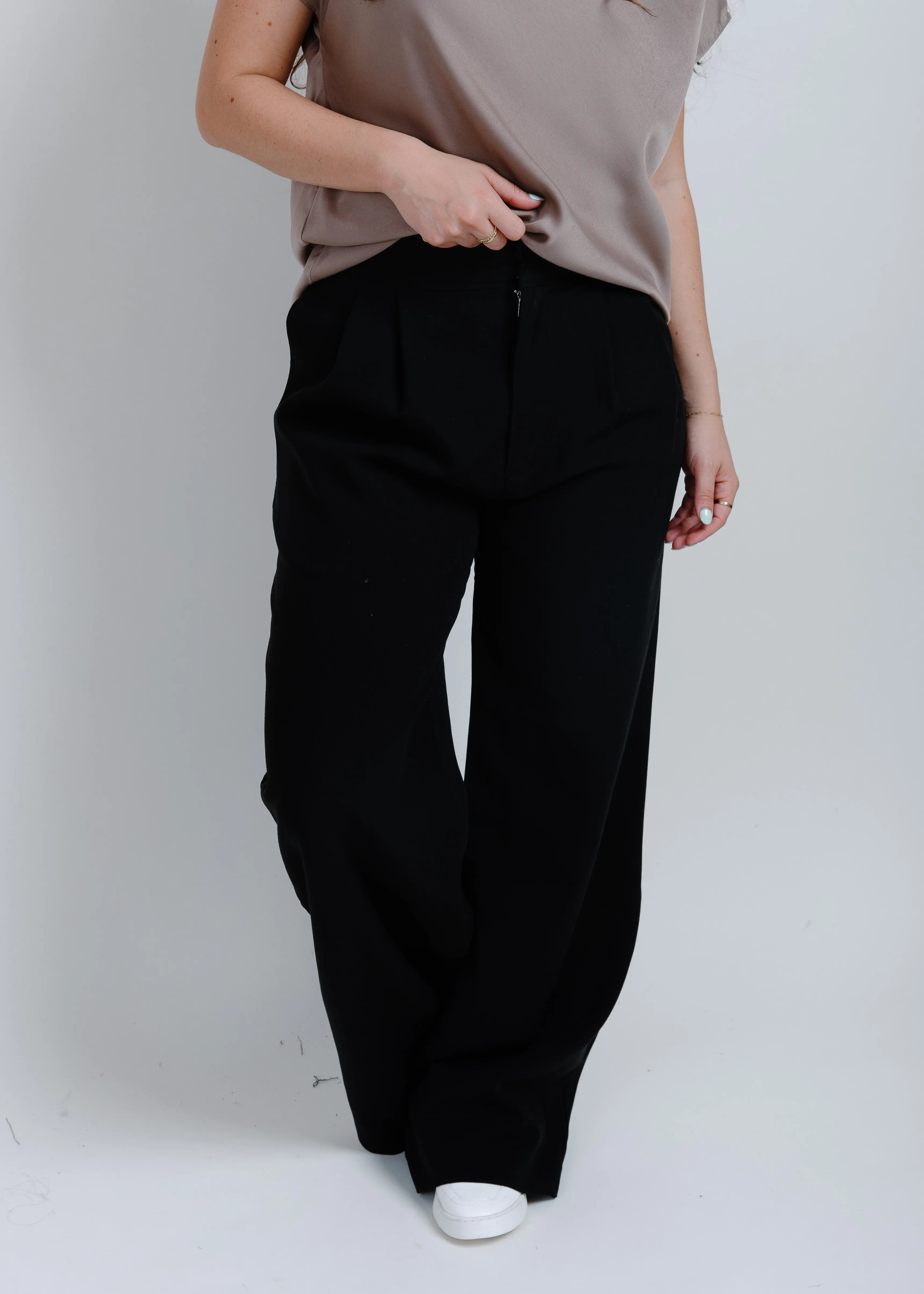 Sina Pleated Trousers