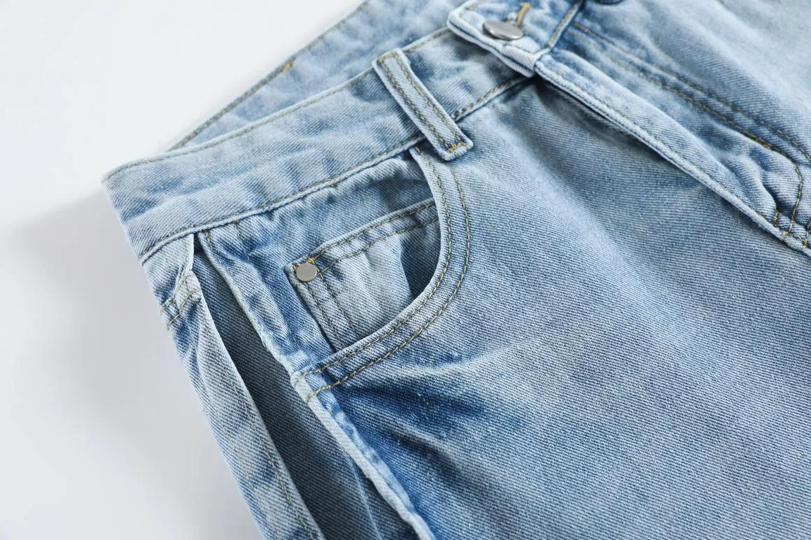 Slimming Straight-Leg Jeans in a Relaxed Fit for Women