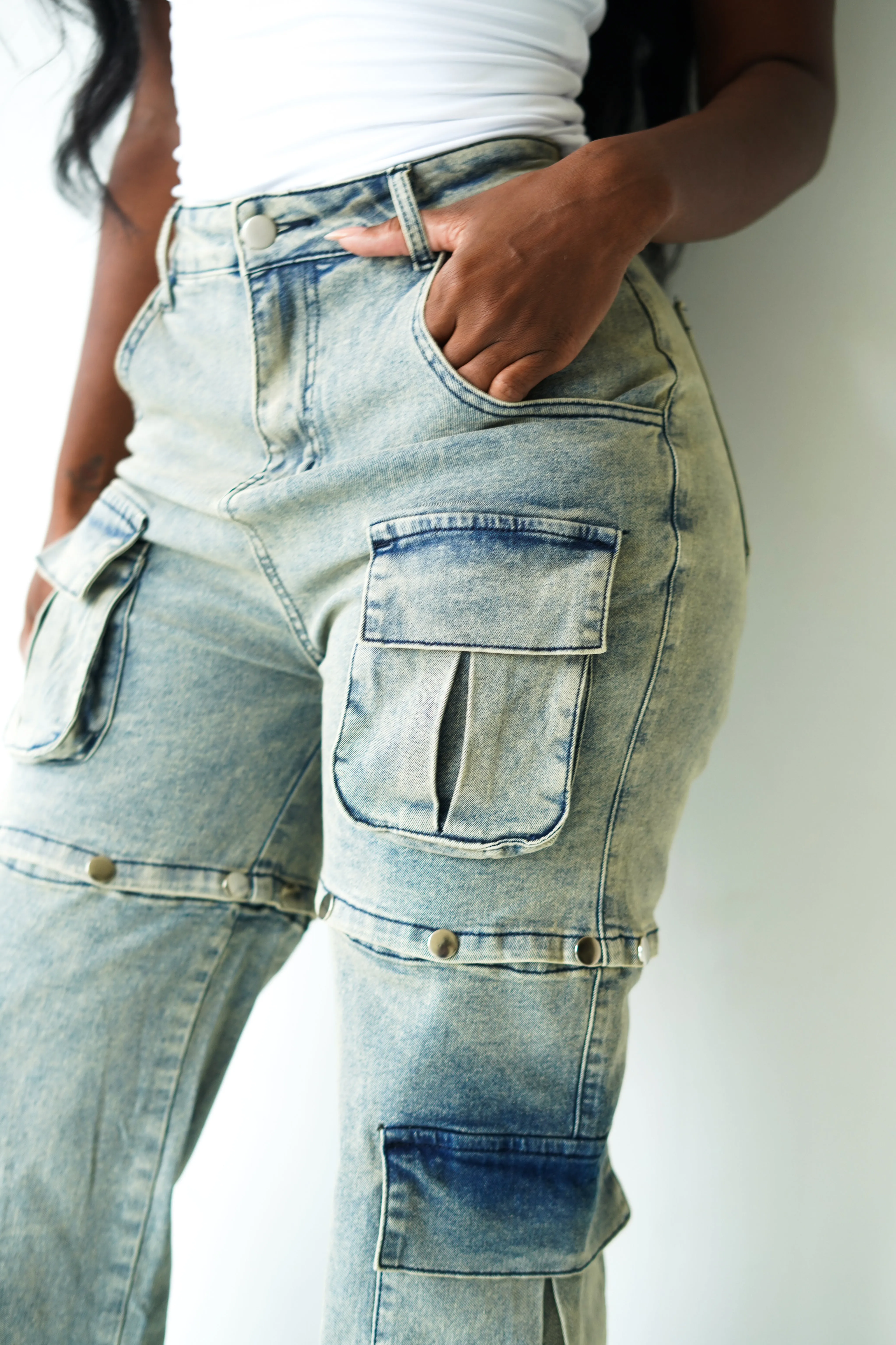 SNAP BACK CARGO JEANS