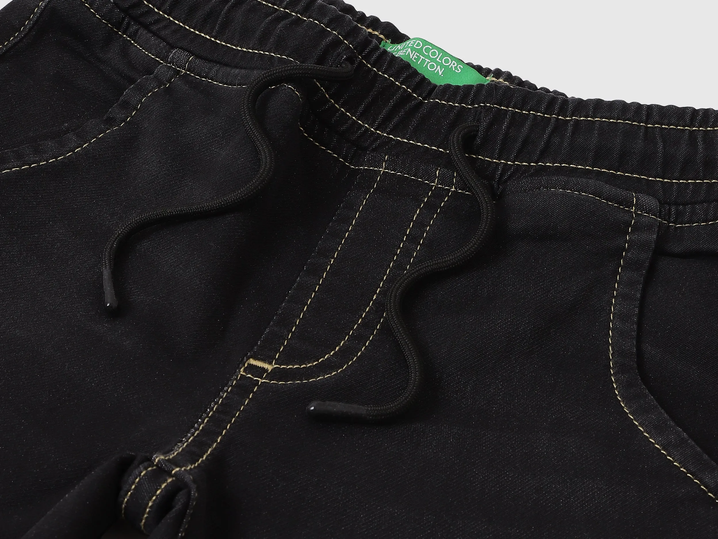 Solid Jogger Fit Jeans