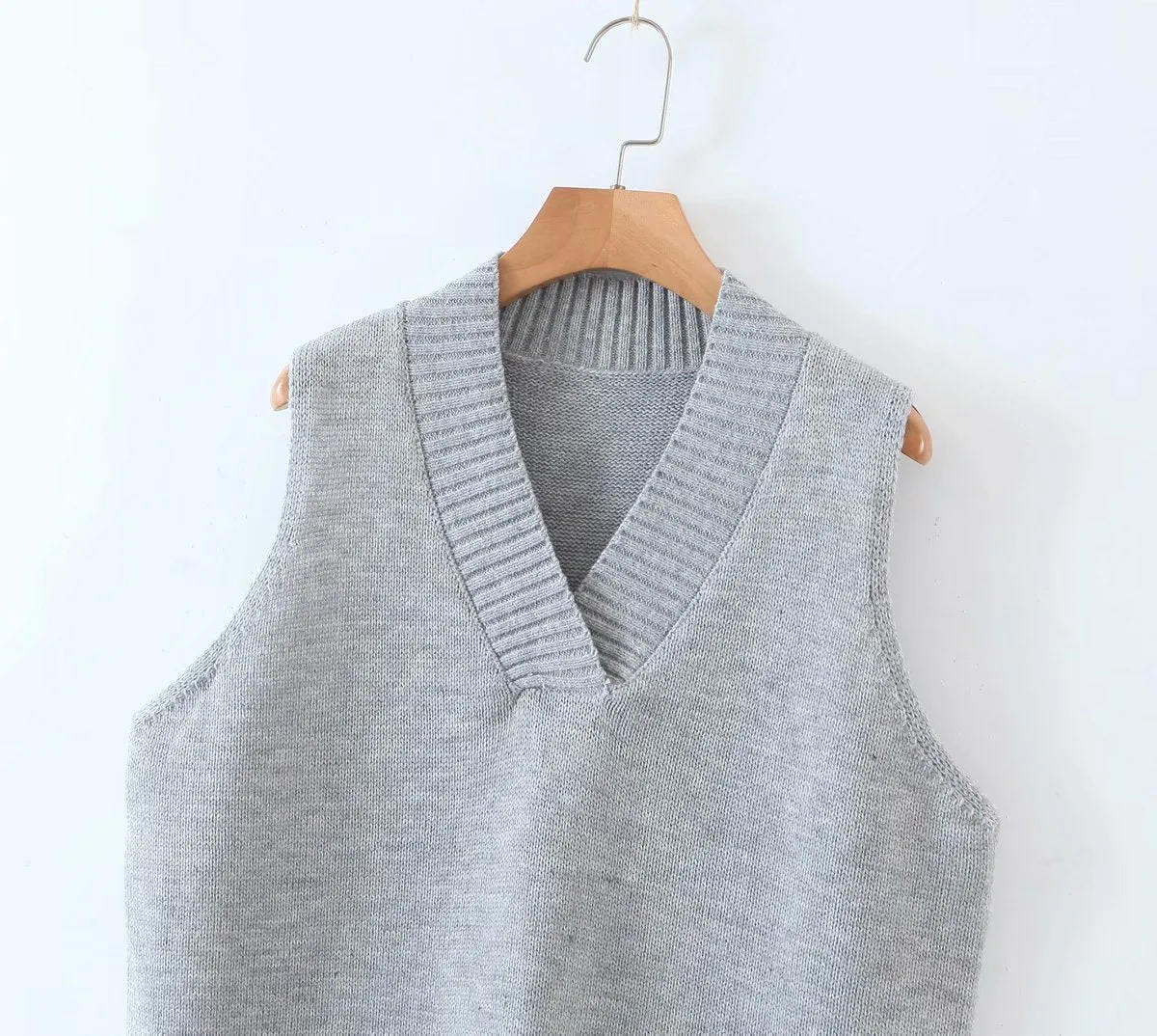 V-neck Irregular Hem Splicing Knit Vest Sweaters