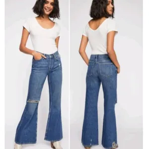 WE THE FREE Relaxed Heritage Flare Jeans Distressed Medium Wash {JJ13}