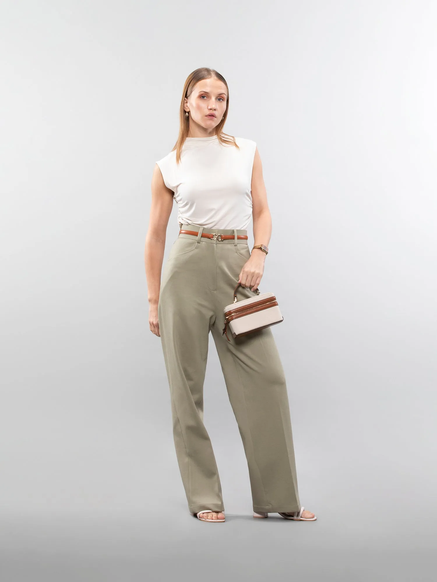 Wide-leg trouser