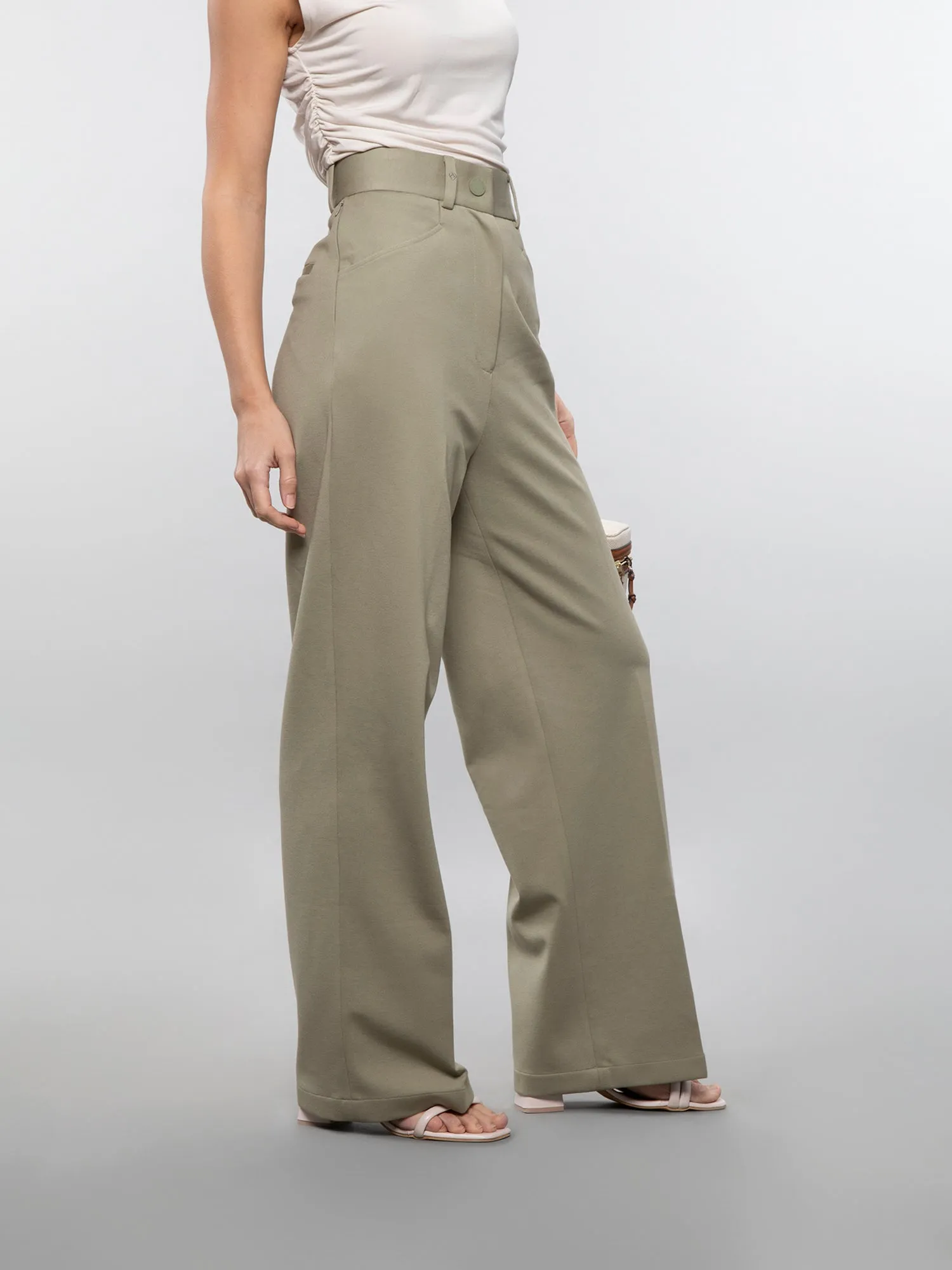 Wide-leg trouser