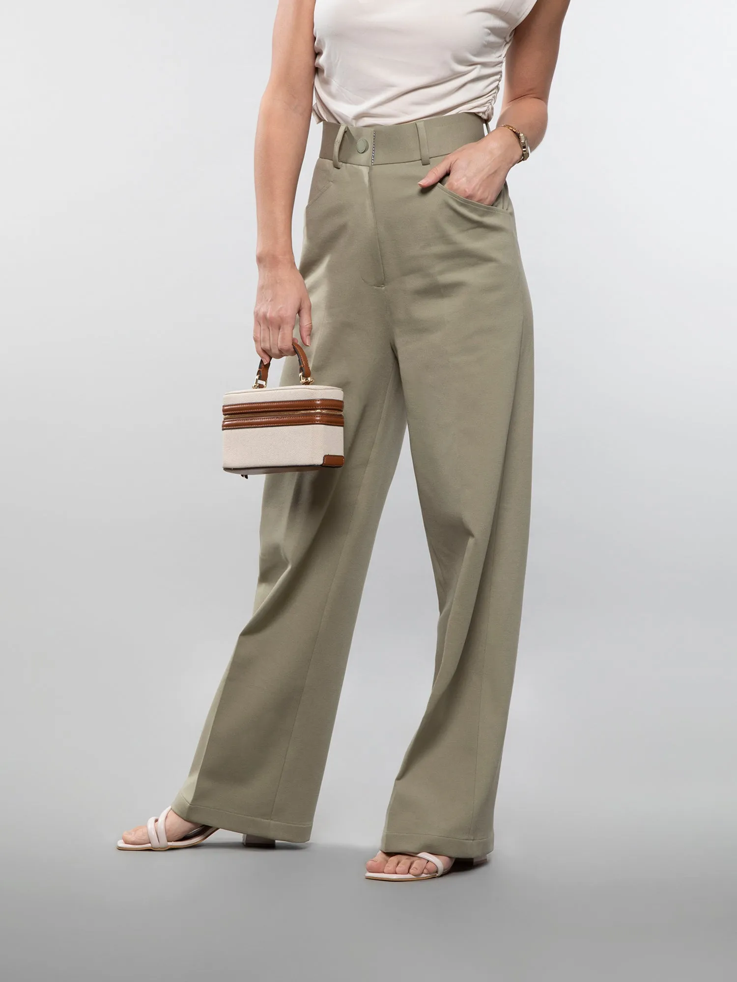 Wide-leg trouser
