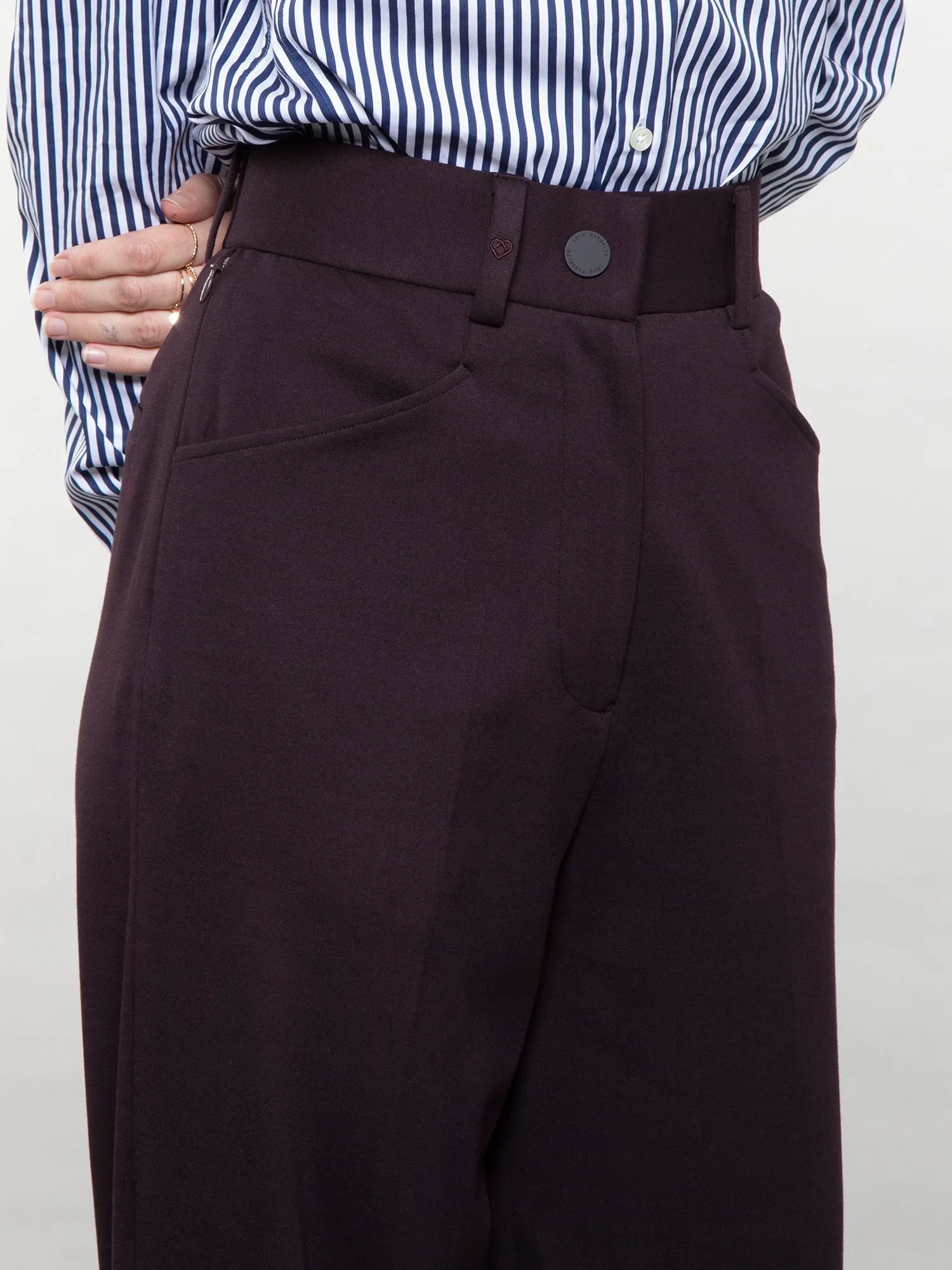 Wide-leg trouser
