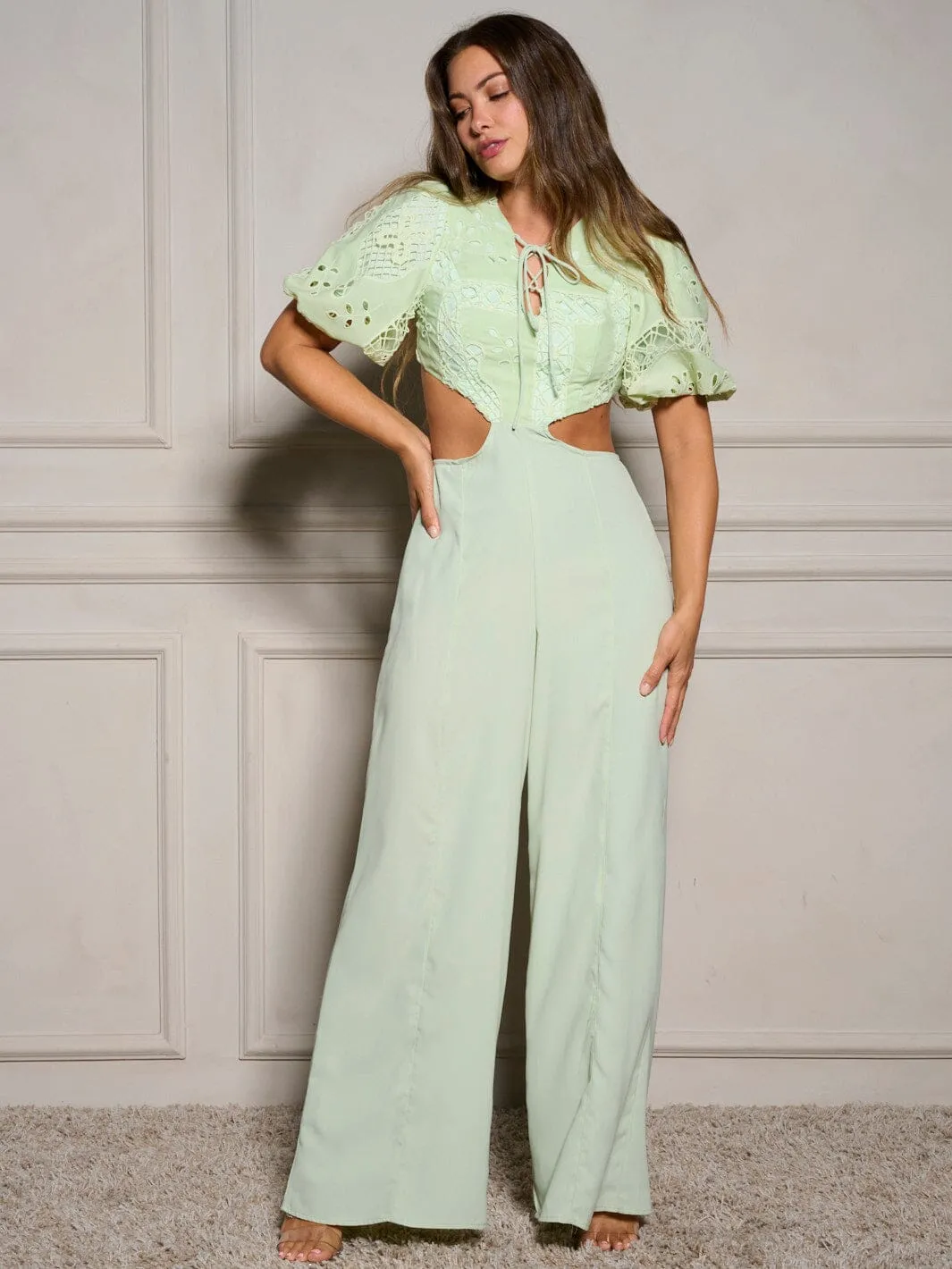 WOMEN'S SHORT SLEEVE V-NECK CUT OUT WIDE LEG JUMPSUIT