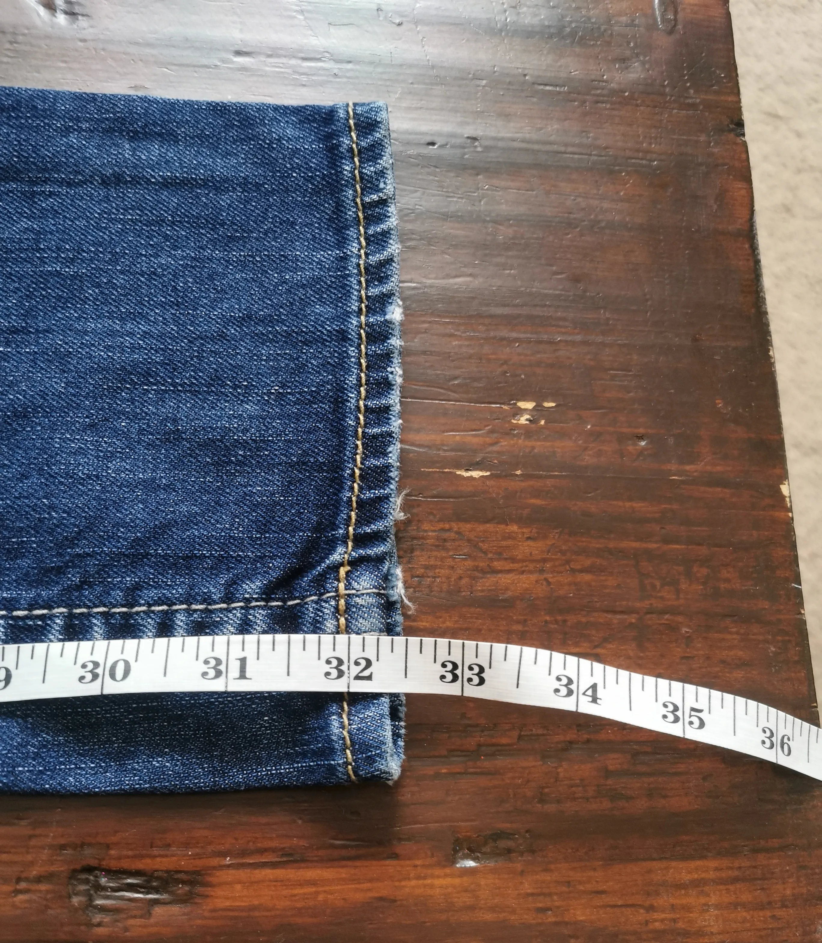WOMENS SIZE W28/L33  - SILVER JEANS, Tuesday Style, Low rise, Boot-cut, Ripped Knees EUC B6