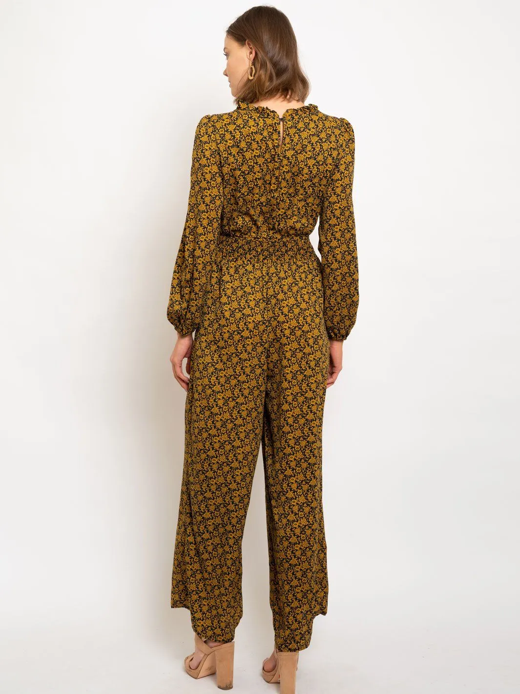 WOMEN'S V-NECK RUFFLE DETAILED SMOCKING WAIST JUMPSUIT
