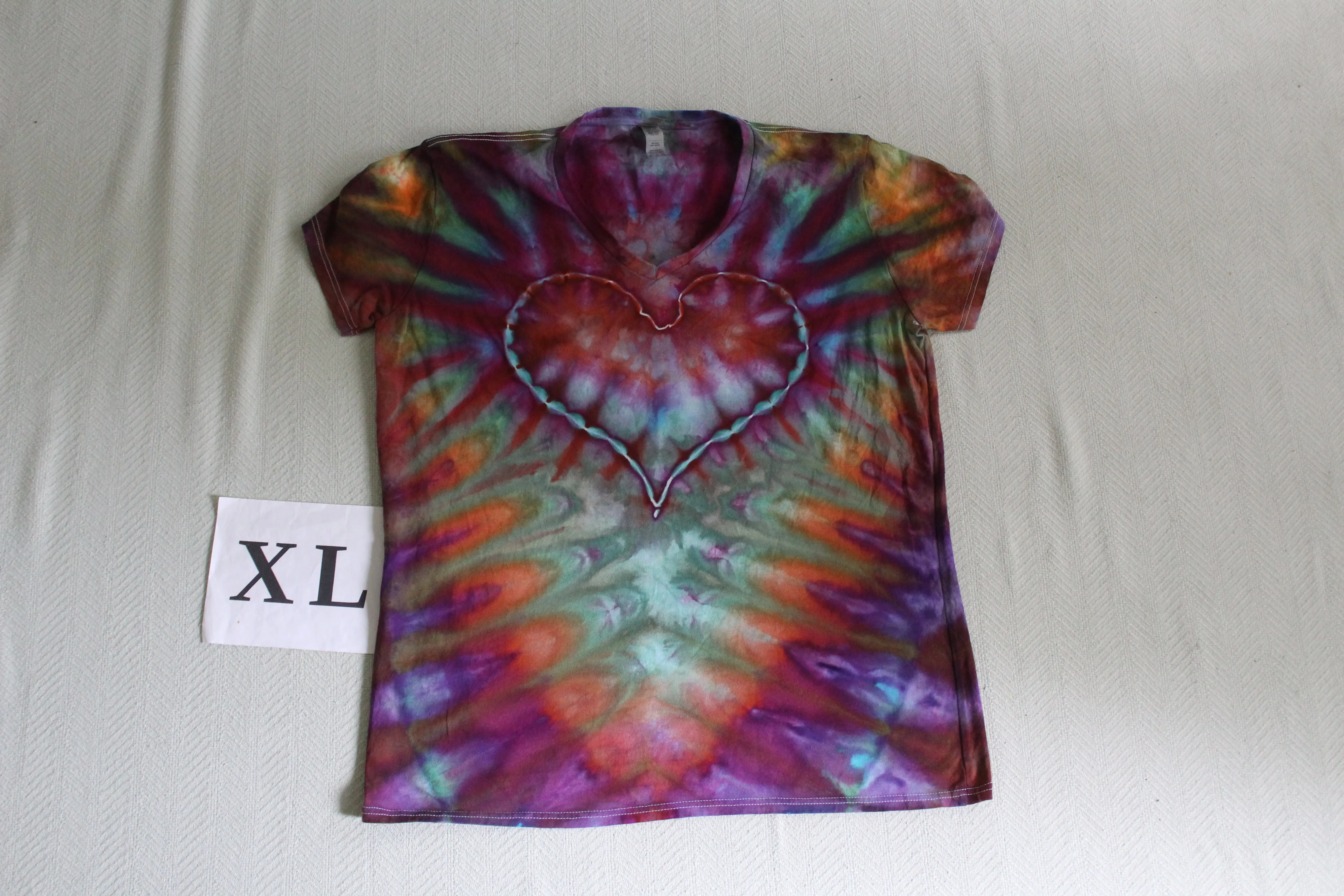 XL Ladies  V-Neck Incline Heart
